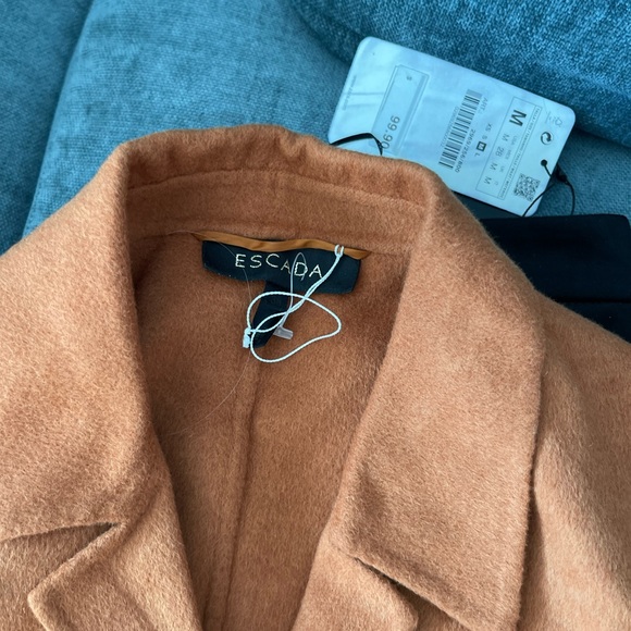 Escada  Blazer. - Picture 5 of 6